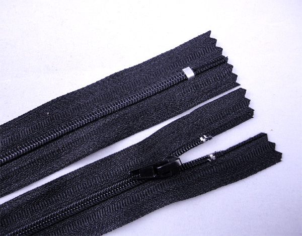 3# nylon auto lock close-end zipper with iron end